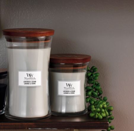 Woodwick candle lavender & cedar