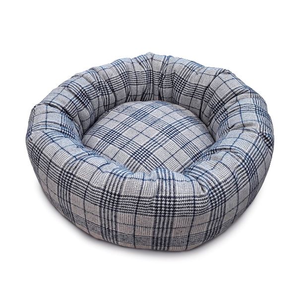 Rundes schottisches Tartan-Bett